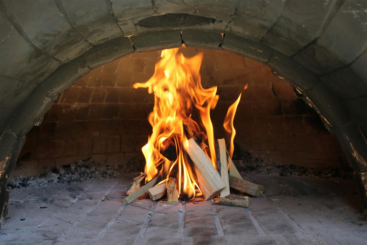 Brænde til pizzaovn – den ultimative guide